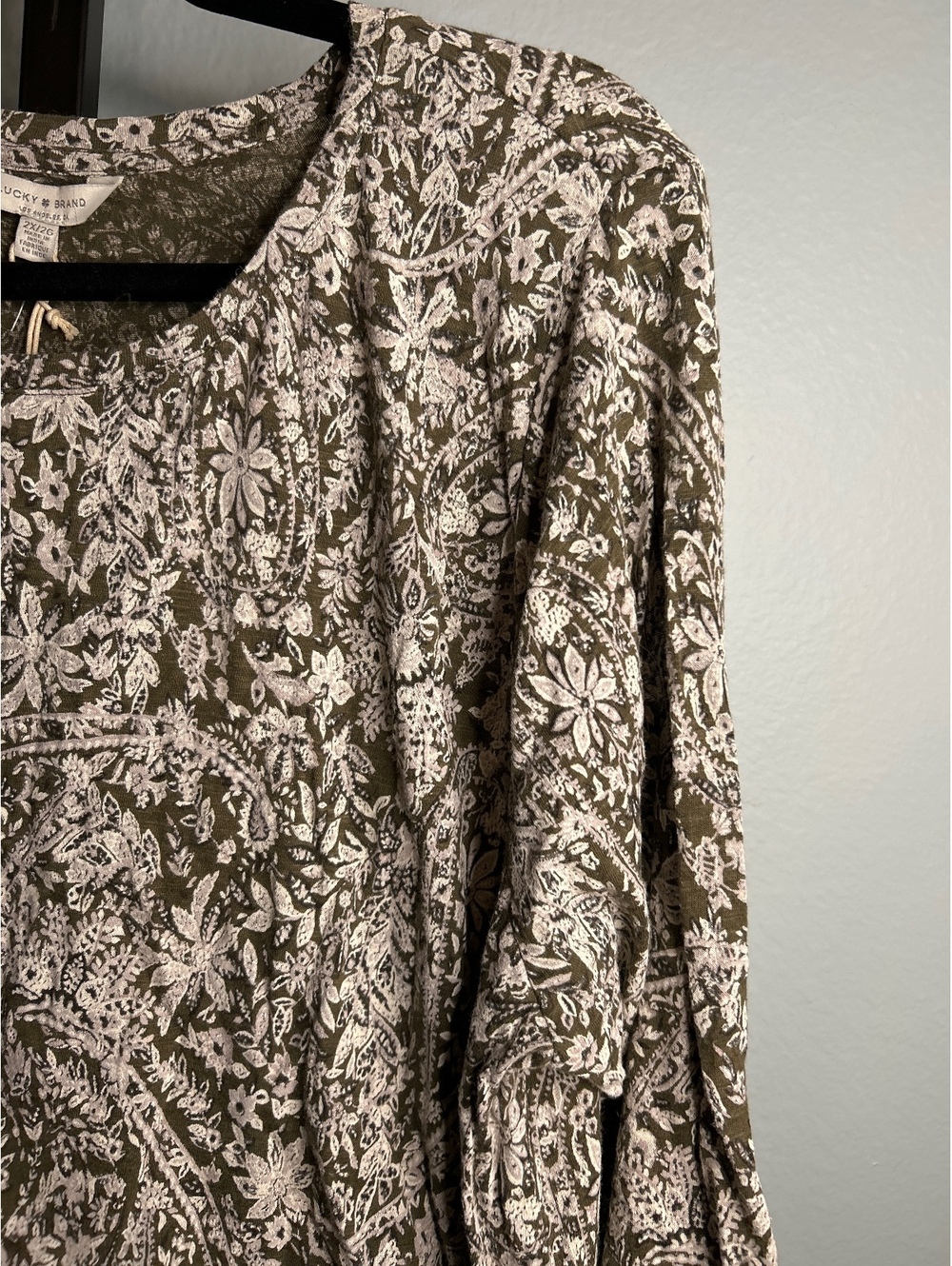 Lucky Brand Women's 2X Olive and White Floral Print Long Sleeve Blouse